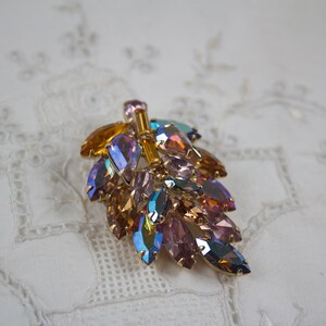 Vintage Juliana D & E veelkleurige Borealis Crystal strass bladbroche