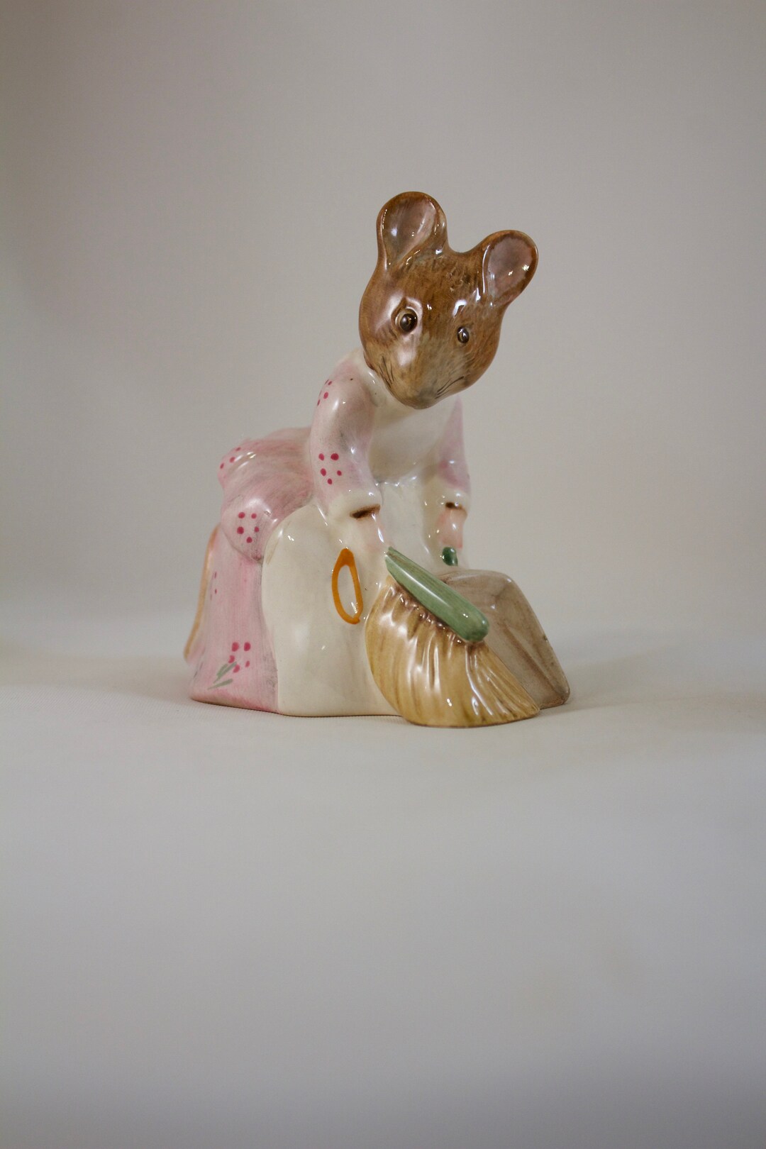 Hunca Set 1977 F. Warne & Co Beatrix Potter Hunca Munca Sweeping Figurine - Etsy