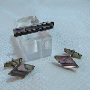 Taxco Mid Century Sterling and Abalone Cufflinks and Tie Bar Set