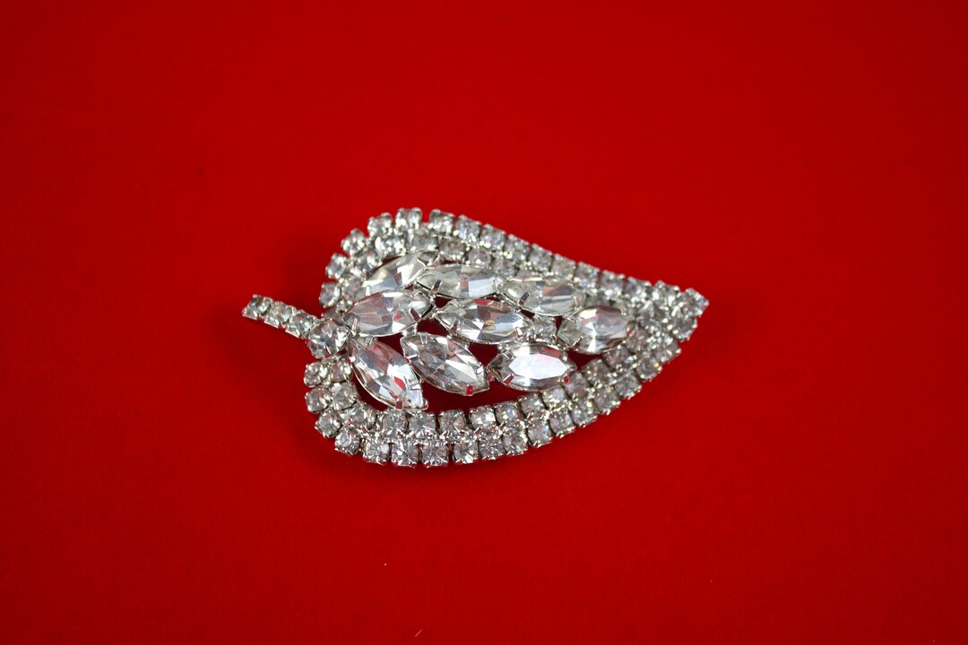 レアストーン☆JULIANA☆ギブレ&モールデッドガラス☆フラワーブーケブローチ 楽天市場】お花 スカーフ留め アクセサリー スカーフ留め ビジュー