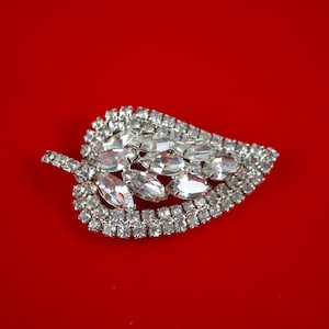Large Vintage Juliana D & E Crystal Rhinestone Leaf Brooch