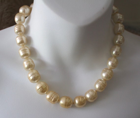 The Classic Solo Pearl Necklace with Studs (Freshwater Pearls) Online in  India | Totapari India