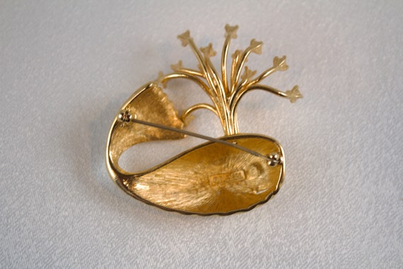 Rare Vintage Edwin Pearl Gold Plated Whale Brooch… - image 4