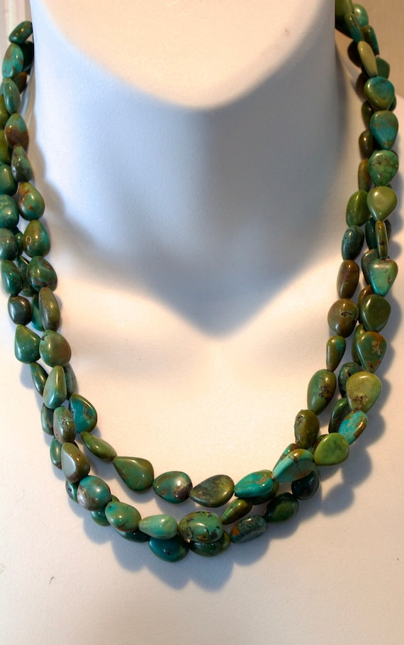 Contemporary Green Teardrop Turquoise 3 Strand Nec