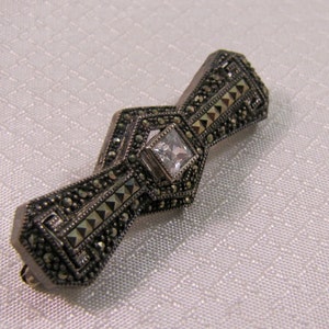 Judith Jack 1980&#39;s Art Deco Sterling and Marcasite Bow Brooch