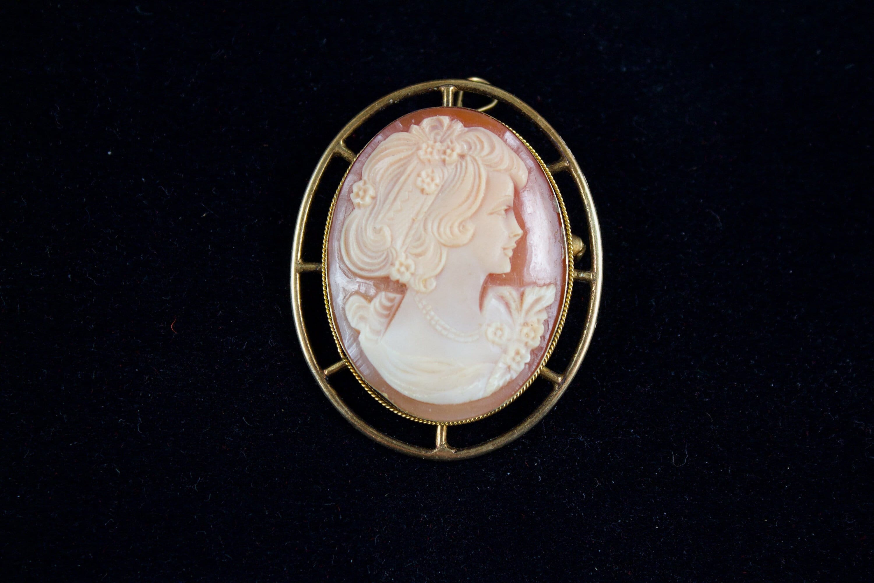 Joli Pendentif Ou Broche Avec Camée, Monture En Argent 800 - Très Bon état Vintage