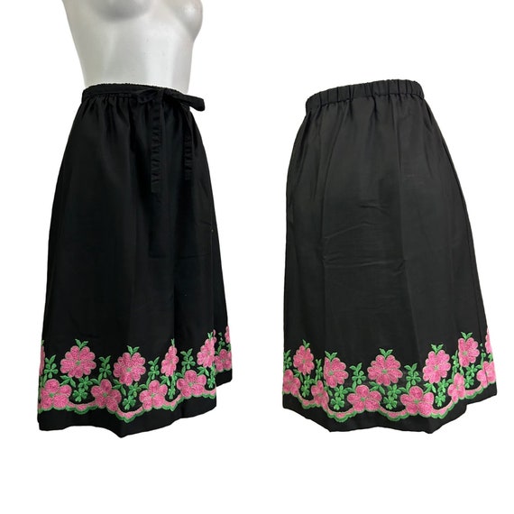 1970s Black and Pink Floral Embroidery Borddr Pri… - image 3