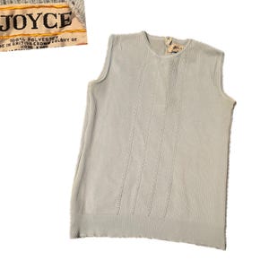 1960s Baby Blue Eyelet Sleeveless Sweater Top / Women’s S/M