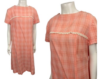 Vintage 1960s Coral Plaid Lace Shift Dress Short Sleeves / Women’s Large