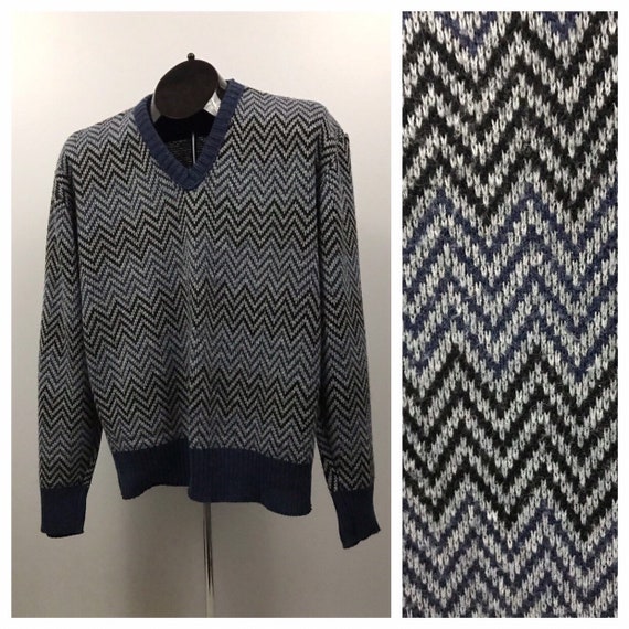 1980s V Neck Sweater / 80s Blue Chevron Stripe Ret
