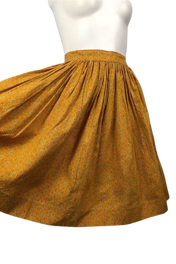 1950s Gold Cotton Floral Paisley Full Skirt / Wom… - image 2