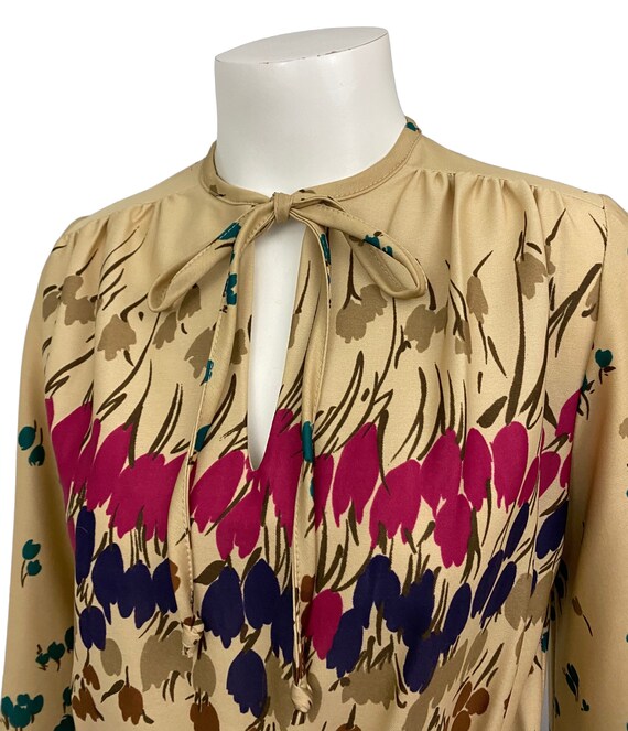 1970s Pop Art Dress / 70s Floral Tulip Tie Belted… - image 3