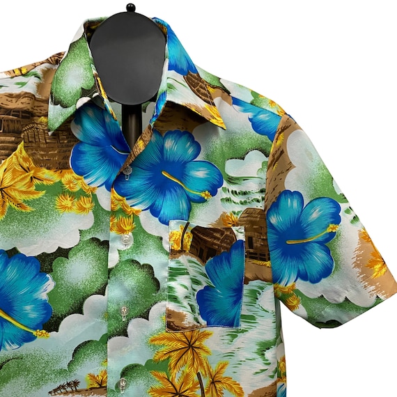 1970s Hawaiian Shirt / Tiki Novelty Print Button … - image 2