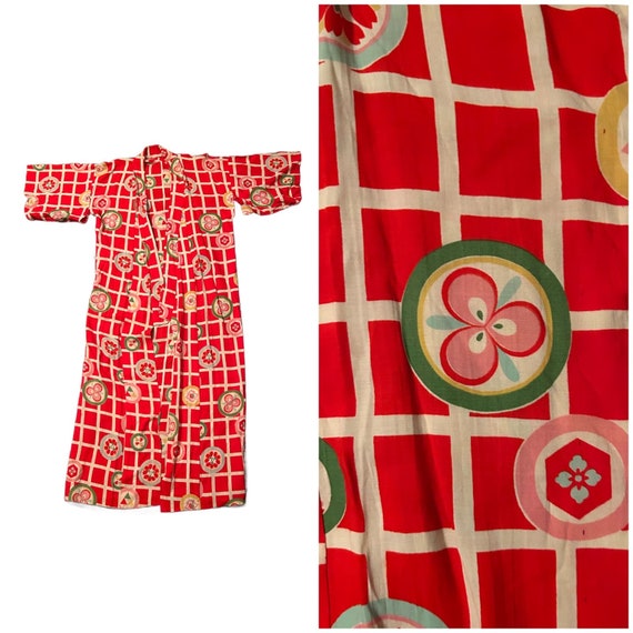 1950s Red Rayon Novelty Print Kimono Robe Loungew… - image 1