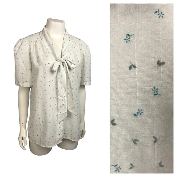 1980s Blouse Top / White Floral Button Up Tie Coll