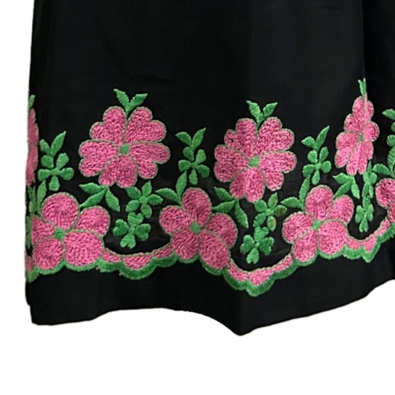 1970s Black and Pink Floral Embroidery Borddr Pri… - image 4