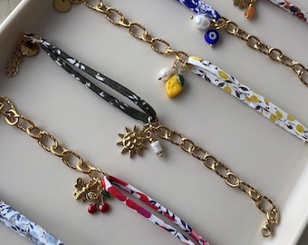 Pulsera con dije de tela Liberty - personalizada para mujer