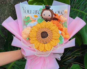 Ramo de flores de ganchillo hecho a mano con girasol y muñeca de graduación, ramo de peluche amigurumi, regalo para ella, amiga, familia