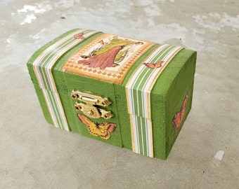 Mini Steampunk Debutante Gold and Green Butterfly Trinket Box