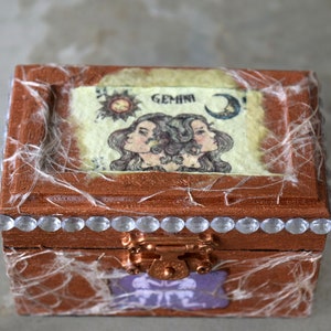 Mini Metallic Copper Castor and Pollux Gemini Astrology Trinket Box