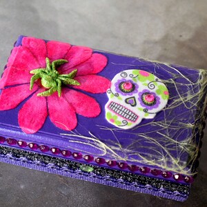 Caixa de cartão de presente decorativa de decoupage com caveira de açúcar pequena