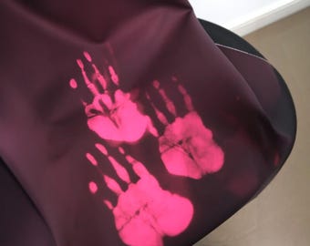 Thermochromic PU Leather Fabric, Black-Red to Rose Pink Color-Change, Structured Sculptural Material
