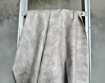 Recolorable Grey-White Washed PU Leather Fabric, Distressed Designer Textile for Bags