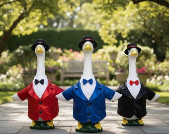 Tuxedoset bruiloftsgans – formele veranda ganskleding met vlinderdas en hoed