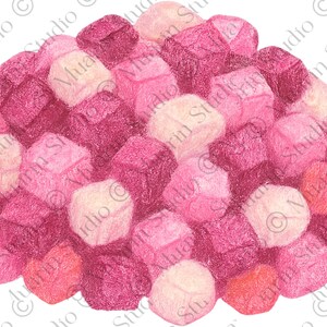 Pode incluir: Um aglomerado de pequenos objetos em forma de cubo em tons variados de rosa, do rosa claro ao magenta profundo. Os objetos parecem ser feitos de um material macio e texturizado, possivelmente feltro ou lã, e estão dispostos em uma forma densa e arredondada.