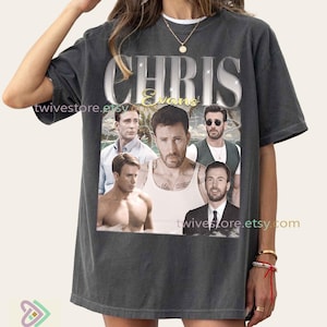 Op de afbeelding: Donkergrijs t-shirt met een collage van Chris Evans-afbeeldingen en de naam "CHRIS Evans" in zilver en goud. Het shirt heeft een vintage, versleten uitstraling, met de Etsy shopnaam "twivestore.etsy.com" erop gedrukt.