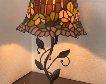 Lampenkap van Tiffany-glas in lood blauweregen en waterlelie met hars en ijzeren voet - Omgevingslicht voor woon- en studeerkamers