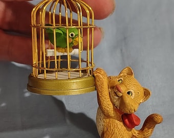 Vintage (2000) Hallmark Keepsake Ornament "Mischievous Kittens"