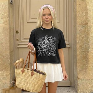 Comfort Colors® Retro Mickey and Friends Disney Boxy Shirt, Disney Vacation Summer Tees, Disneyland Family Trip Cropped T-shirt bild 5
