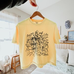 Comfort Colors® Retro Mickey and Friends Disney Boxy Shirt, Disney Vacation Summer Tees, Disneyland Family Trip Cropped T-shirt bild 2