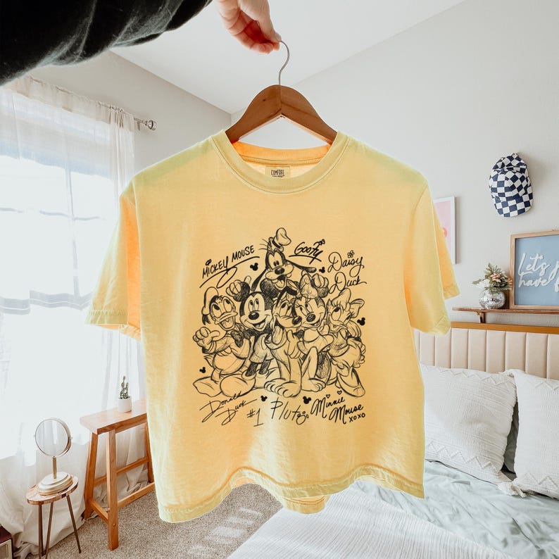 Comfort Colors® Retro Mickey and Friends Disney Boxy Shirt, Disney Vacation Summer Tees, Disneyland Family Trip Cropped T-shirt bild 2