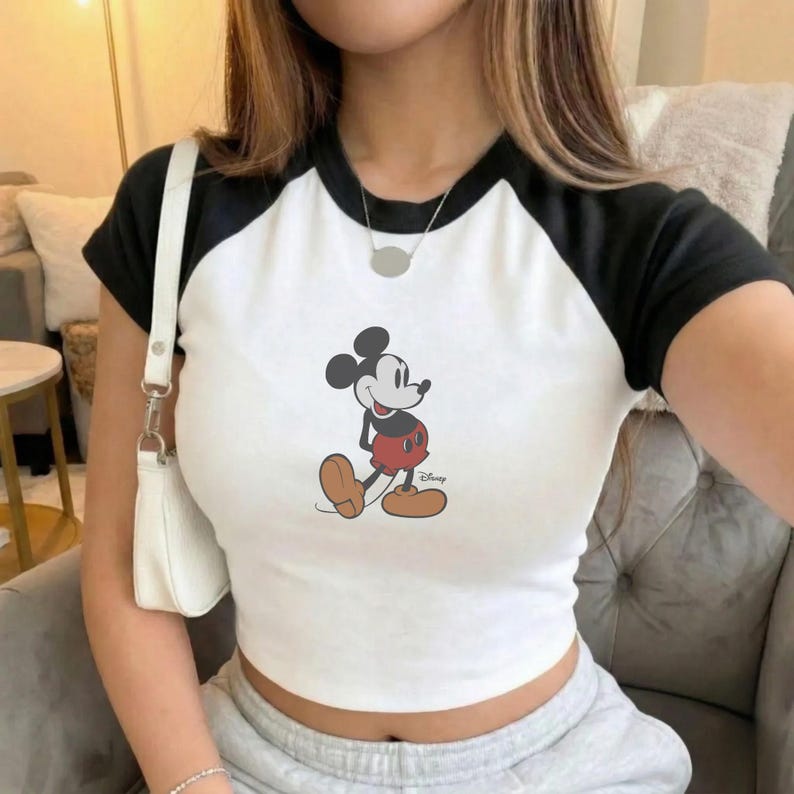 Classic Mickey Pose Portrait Baby Tee, Retro Mickey Mouse Raglan Crop Top, Mickey Mouse Baby Tee bild 1