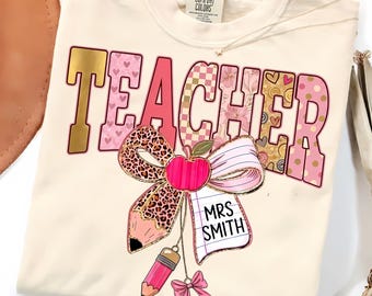 PNG personalizado con nombre de profesor, diseño de sublimación de profesora coqueta y elegante, descarga de PNG de camiseta de profesora personalizada con estampado de leopardo a cuadros