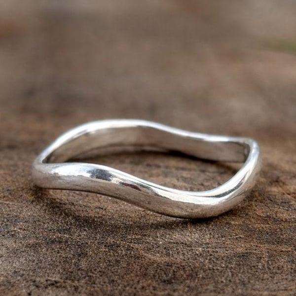 Minimalist Silver Wavy Ring, Organic Curve Band, Handmade Dainty Thumb Ring, Stackable Silver Wave Ring, Simple Geometric Jewelry,