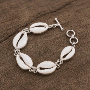Armband i sterlingsilver med kauri-snäckor, naturliga boho-smycken