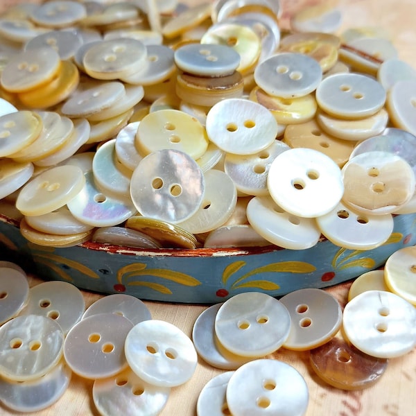 25 or 50 Vintage 1940s Mother of Pearl Sewing Buttons ~ Minimalist Design w/ Beautiful Shell MOP Luster ~ 9/16" ~ Gently Cleaned & Polished
