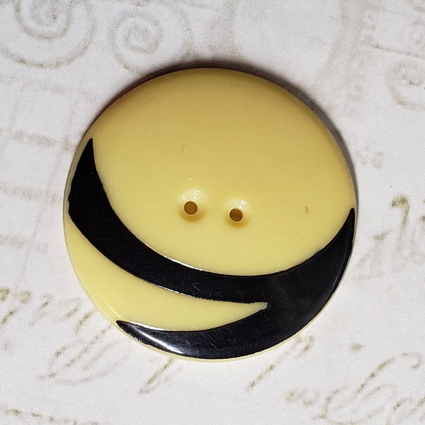 Large Celluloid Disc Coat Button ~ Creamy Ivory White w/ Black Circle Segment Arcs ~ 1-1/2" 38mm
