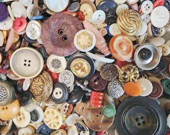1/4 Lb Bag Lots of approx 120-130 + Vintage & New Buttons ~ Thread Removed