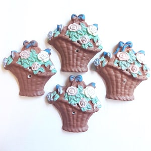 Realistic Basket of Flowers Sewing Buttons ~ Set of 4 Plastic Goofies ~ approx 1-3/16&quot; 30mm