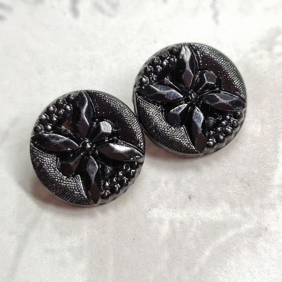 6 GORGEOUS JET BLACK VINTAGE STYLE COAT BUTTONS WITH FLOWER AND LEAF DESIGN 15mm