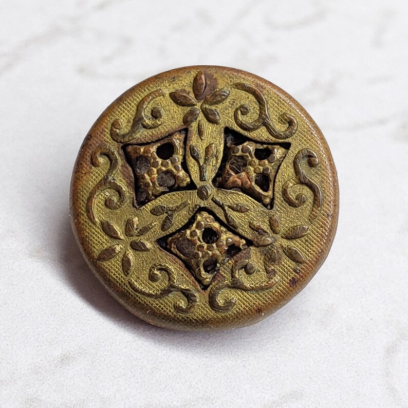 Triad Design of Diamond Shaped Screen Perforate Inserts with Flowers /& Scrolls Background ~ Antique Brass Button ~ 12 inch 13mm