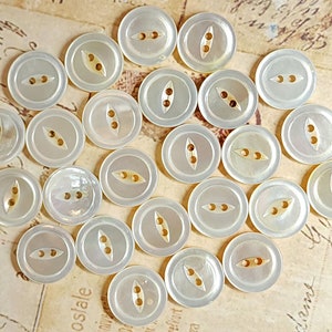 25 Vintage Mother of Pearl Buttons Lovely MOP Shell Luster Wedding Bridal just over 11/16 image 2