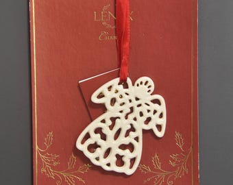 Adorno navideño vintage de porcelana color marfil perforada con forma de ángel de Lenox. Adorno navideño de ángel de Lenox, año 2003, con embalaje original.