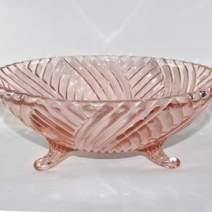 Anchor Hocking Prismatic Bowl Swirl Rib 3-Footed Bowl, Vintage Serving Bowl, Bowl made of Pink Glass, Pink Glass Bowl with Swirls