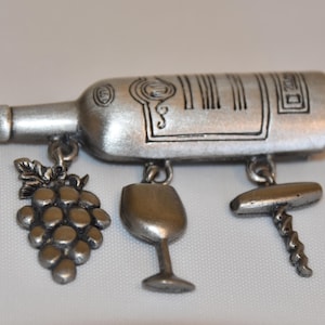 Jonette Jewelry JJ Pewter Wine Bottle with Dangling Charms. This would Make a Great Stocking Stuffer for a Wine Lover. Wine Bottle Brooch.
