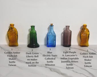 Botellas vintage coleccionables pequeñas, vendidas individualmente. Botellas pequeñas. Botellas decorativas. Botellas vintage pequeñas y coloridas. Botellas pequeñas.